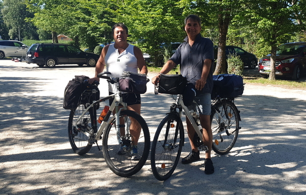 Startbereit beim Parkplatz beim Strandbad in Übersee Startbereit beim Parkplatz beim Strandbad in Übersee