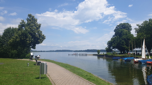 Unter weiter geht die Radtour rund um den Chiemsee