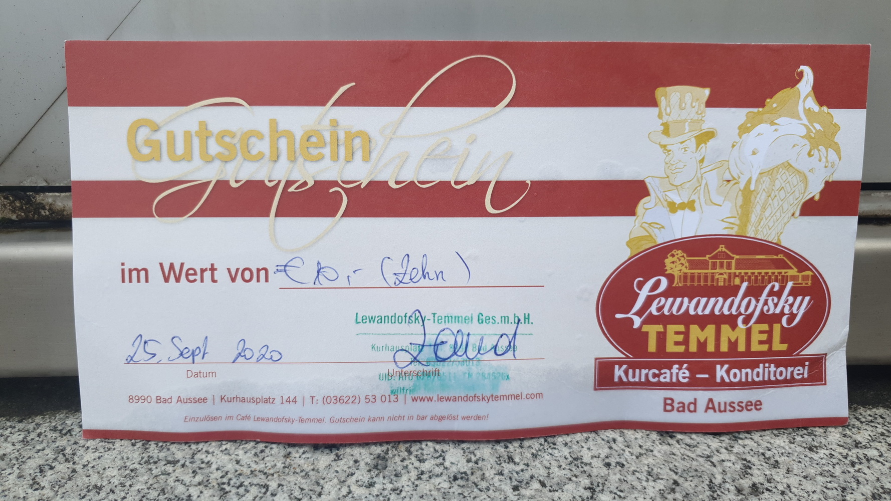 Ein 10 Euro-Gutschein für ein Eis in einer von Gerhard`s Lieblings-Konditoreien (Eissalons) aus dem Jahr 2020